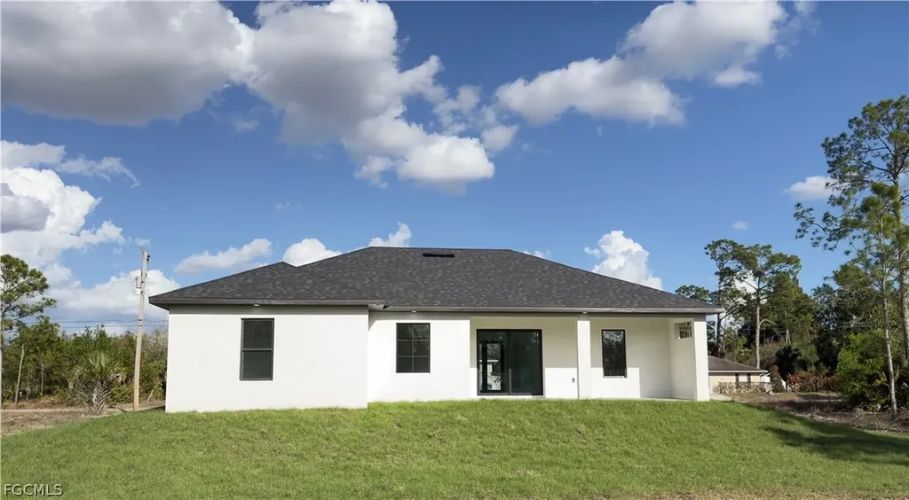913 Glenn Avenue Lehigh Acres FL 33972