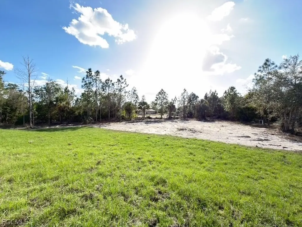 913 Glenn Avenue Lehigh Acres FL 33972