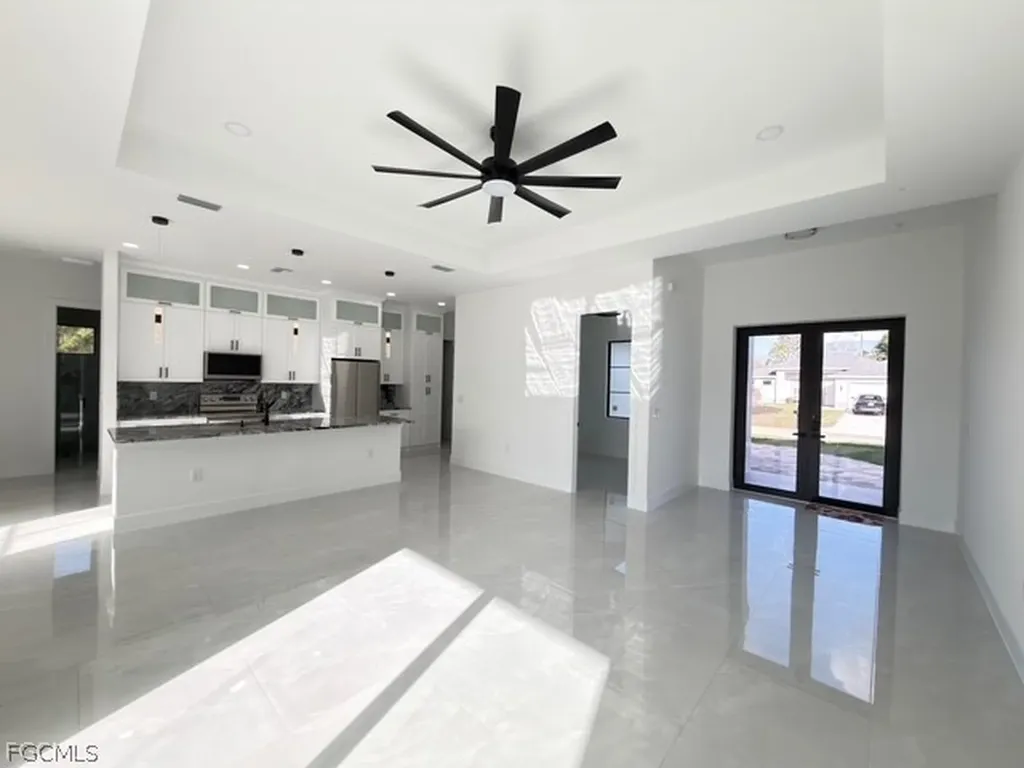 913 Glenn Avenue Lehigh Acres FL 33972