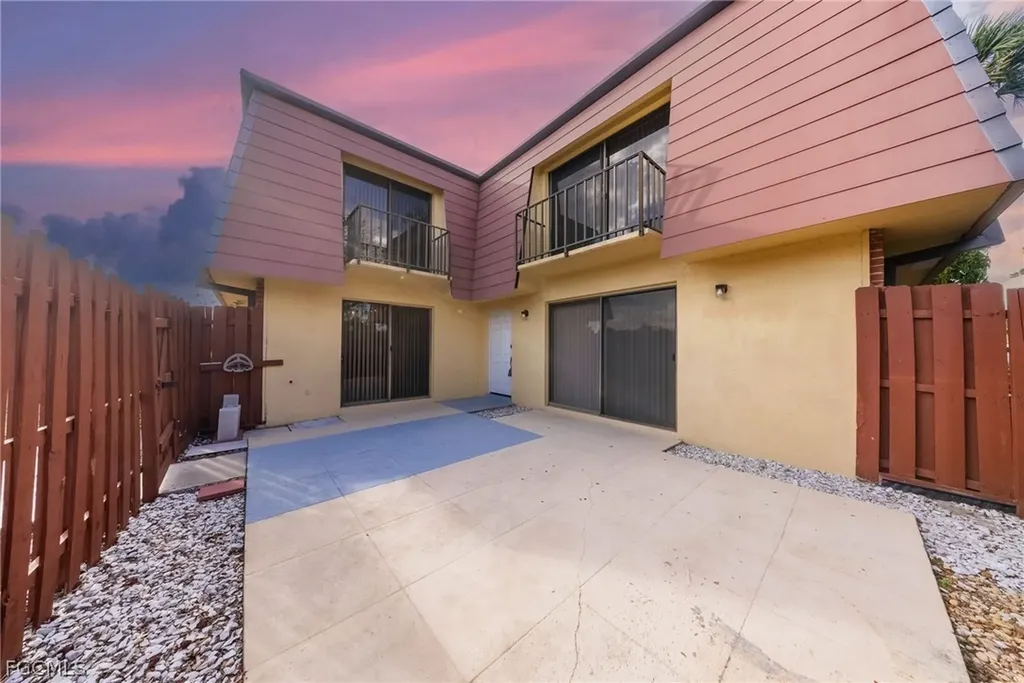 Fort Myers FL, 1570 Park Meadows Drive, Unit 1