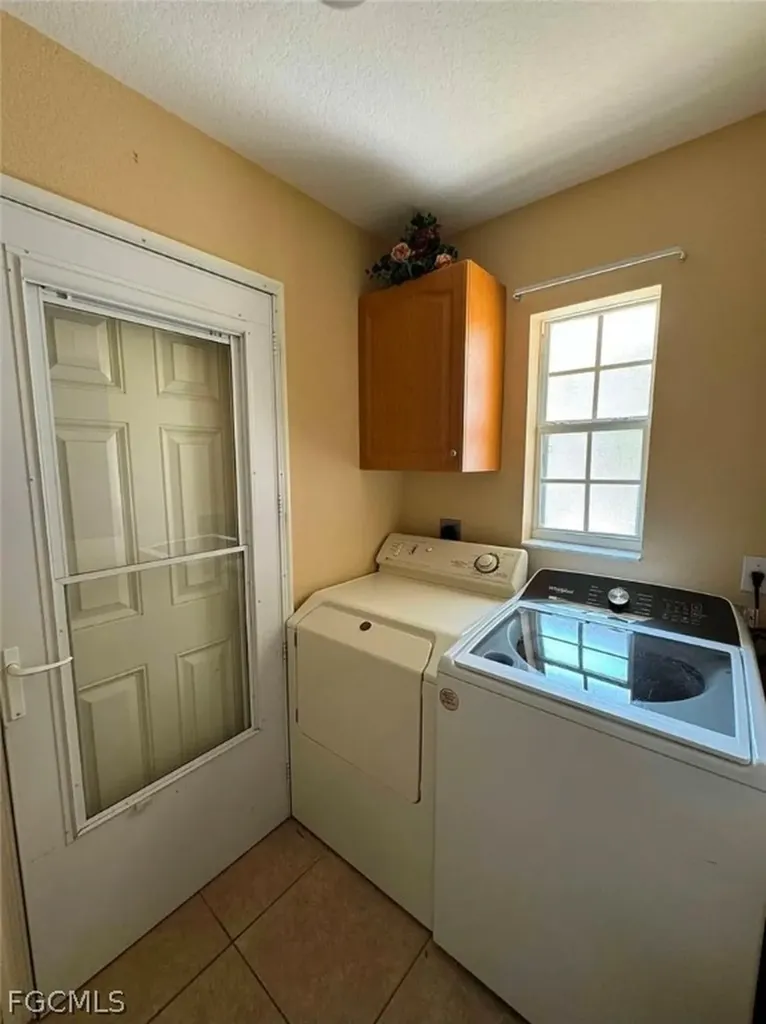 4134 SW 8th Court Cape Coral FL 33914