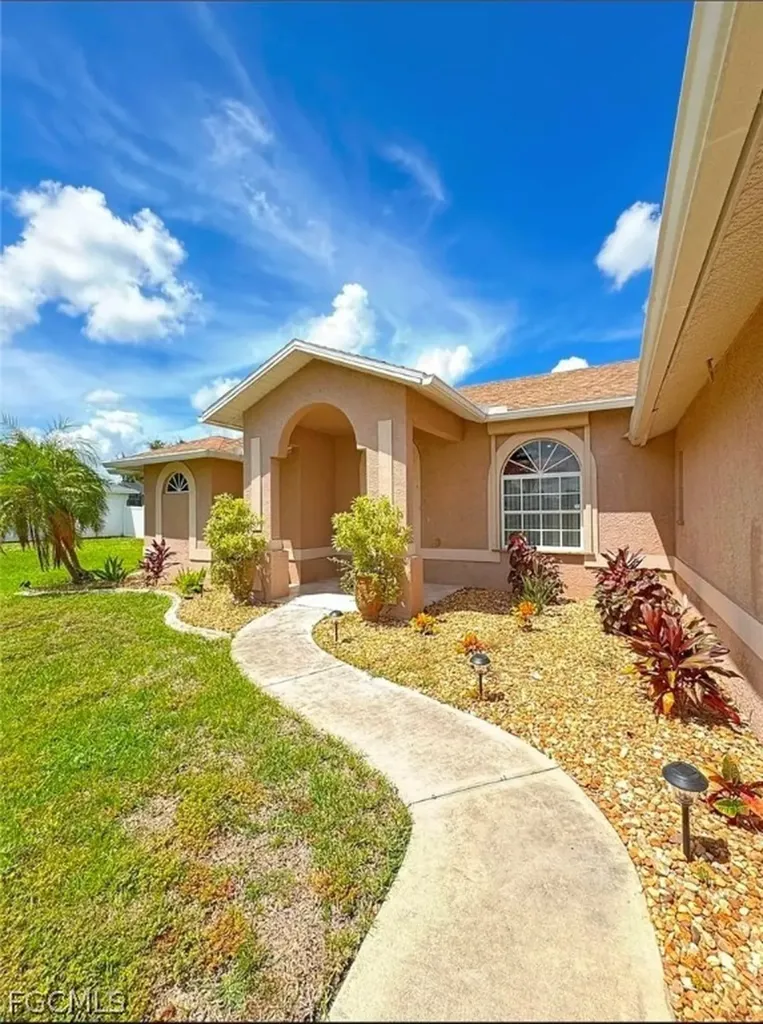 4134 SW 8th Court Cape Coral FL 33914