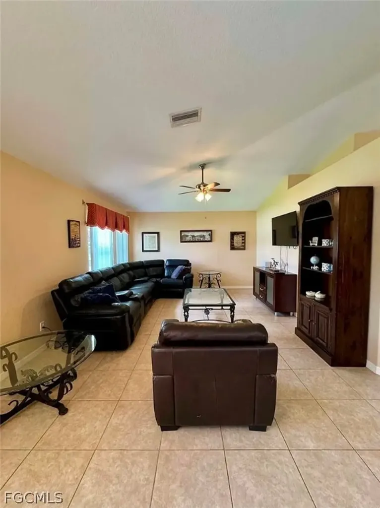 4134 SW 8th Court Cape Coral FL 33914