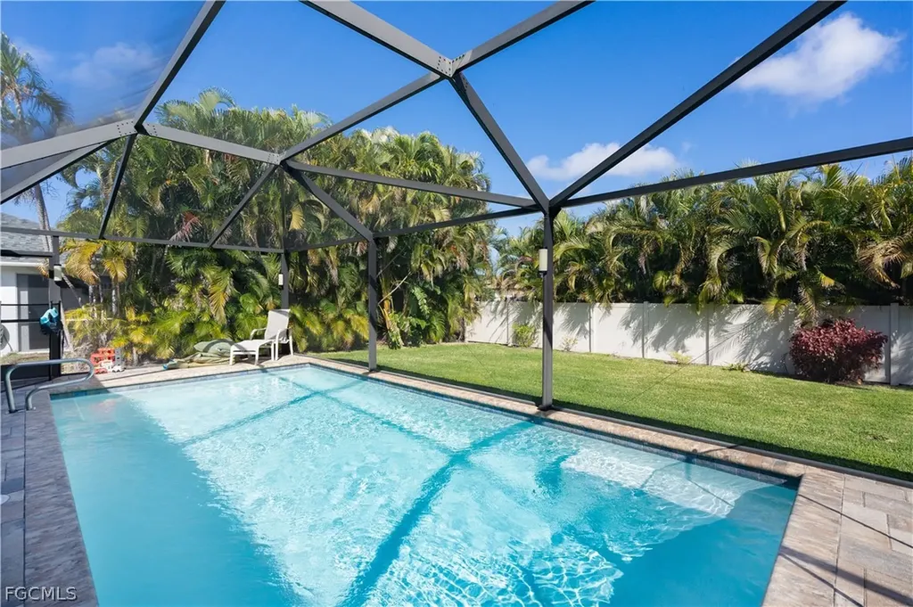2533 SW 38th Terrace Cape Coral FL 33914