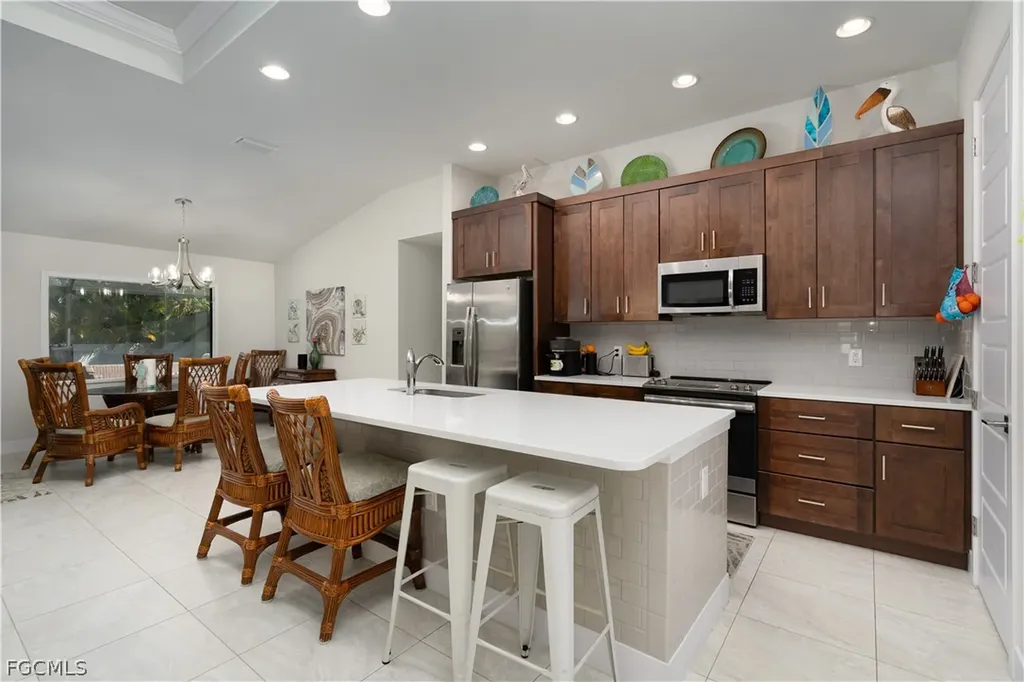 2533 SW 38th Terrace Cape Coral FL 33914