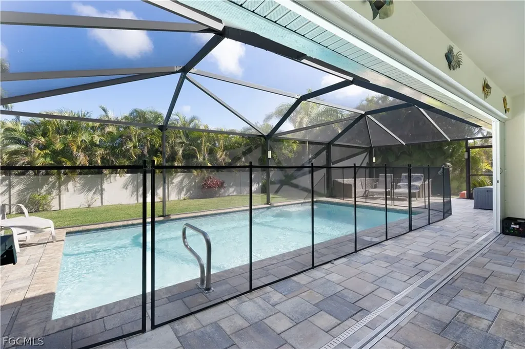 2533 SW 38th Terrace Cape Coral FL 33914