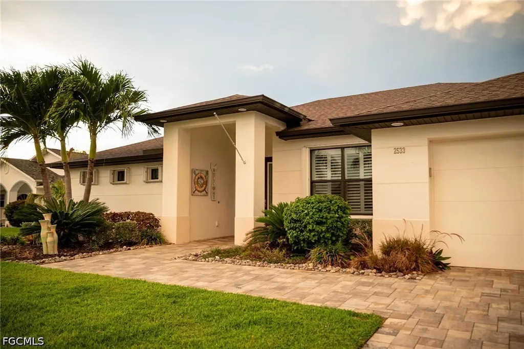 2533 SW 38th Terrace Cape Coral FL 33914