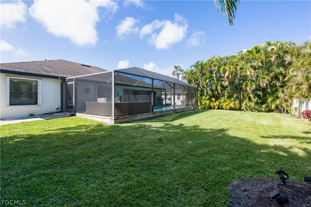 2533 SW 38th Terrace Cape Coral FL 33914