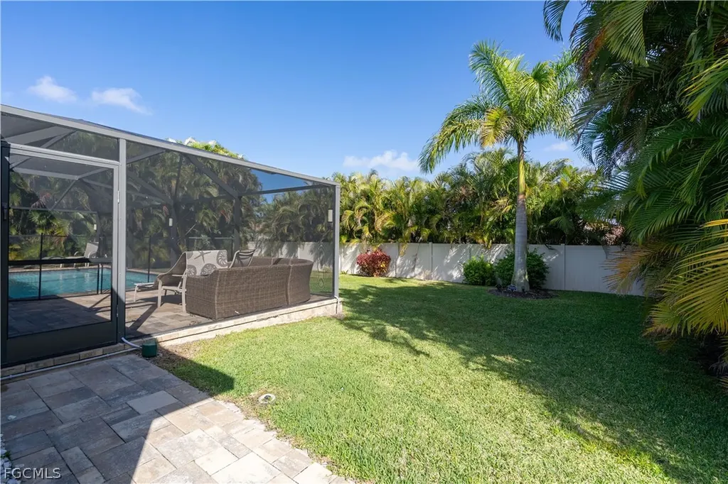 2533 SW 38th Terrace Cape Coral FL 33914