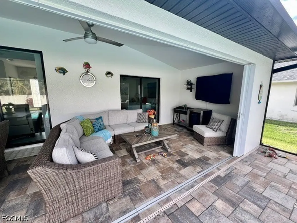 2533 SW 38th Terrace Cape Coral FL 33914