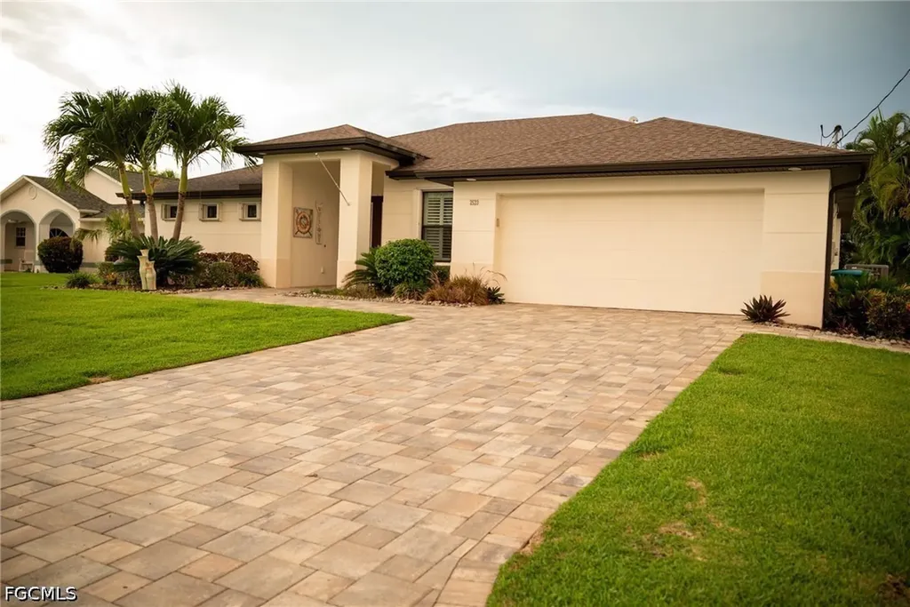 2533 SW 38th Terrace Cape Coral FL 33914