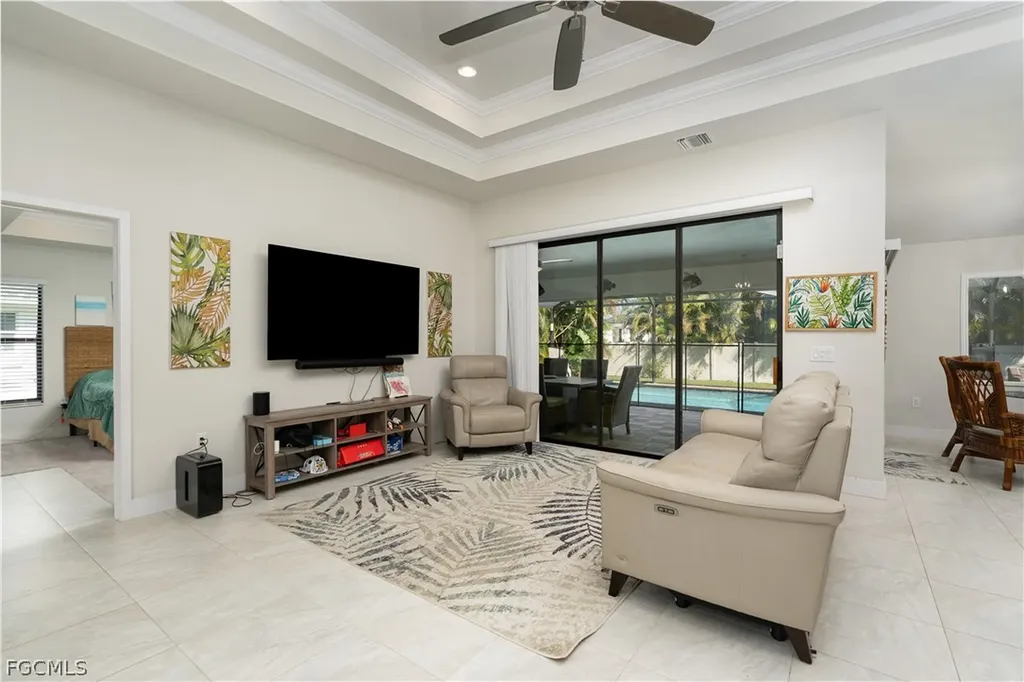 2533 SW 38th Terrace Cape Coral FL 33914