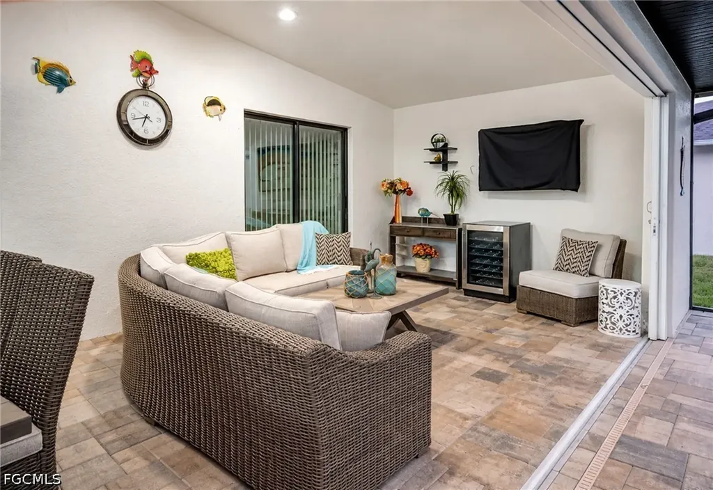2533 SW 38th Terrace Cape Coral FL 33914
