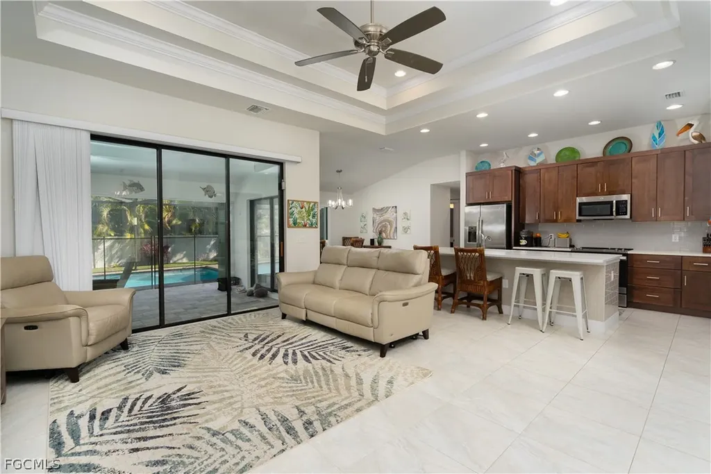 2533 SW 38th Terrace Cape Coral FL 33914