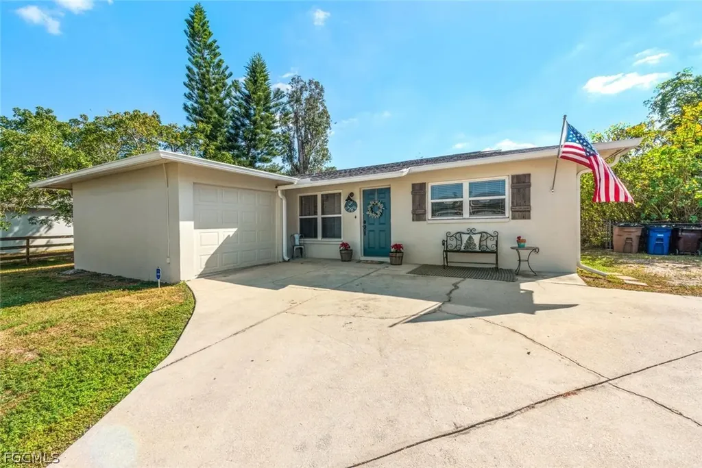 2386 Andros Avenue Fort Myers FL 33905