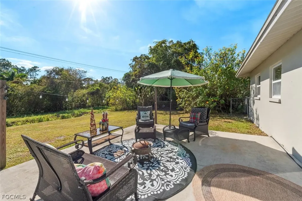2386 Andros Avenue Fort Myers FL 33905