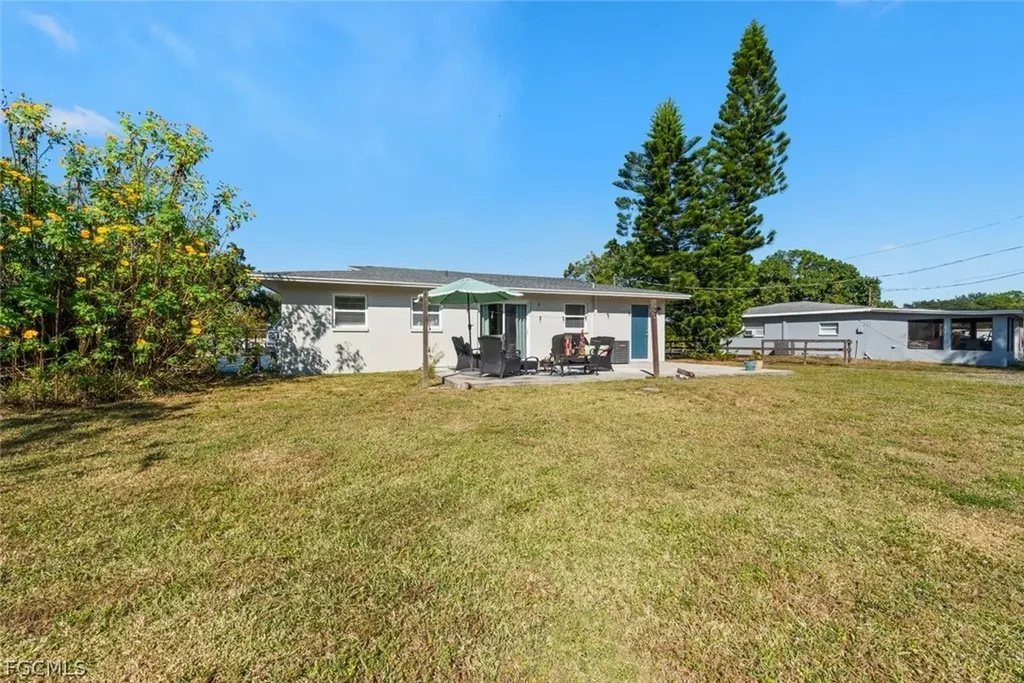 2386 Andros Avenue Fort Myers FL 33905