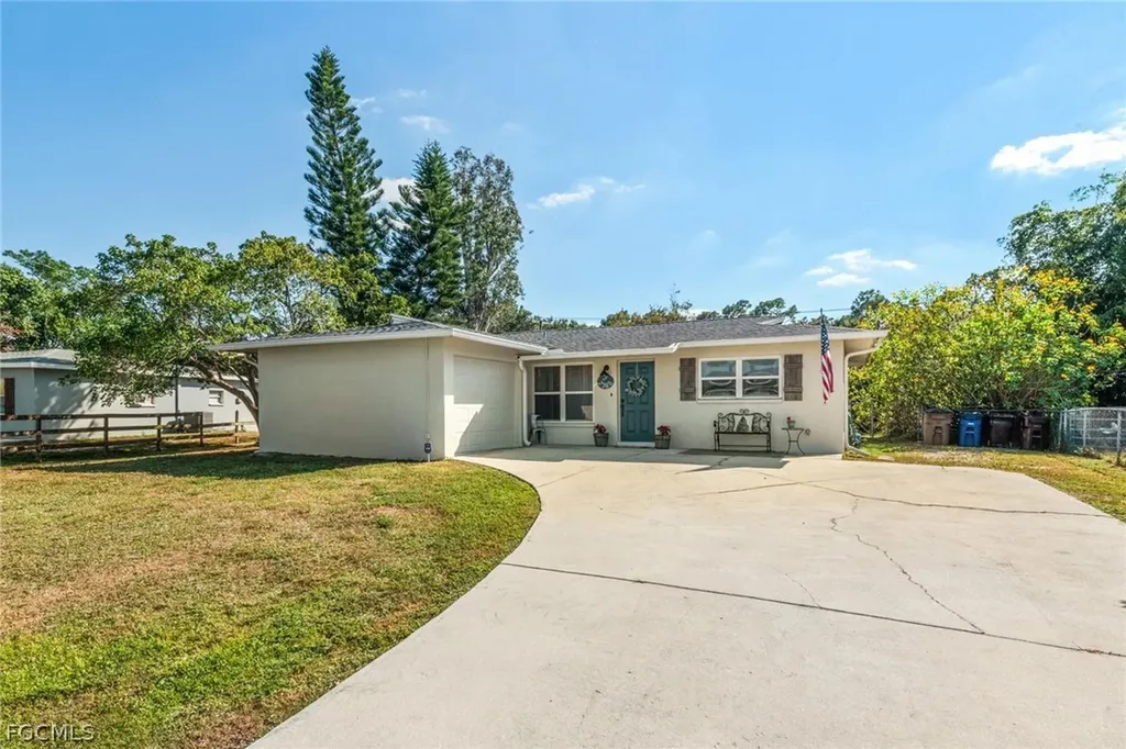 2386 Andros Avenue Fort Myers FL 33905
