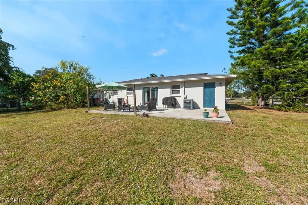 2386 Andros Avenue Fort Myers FL 33905