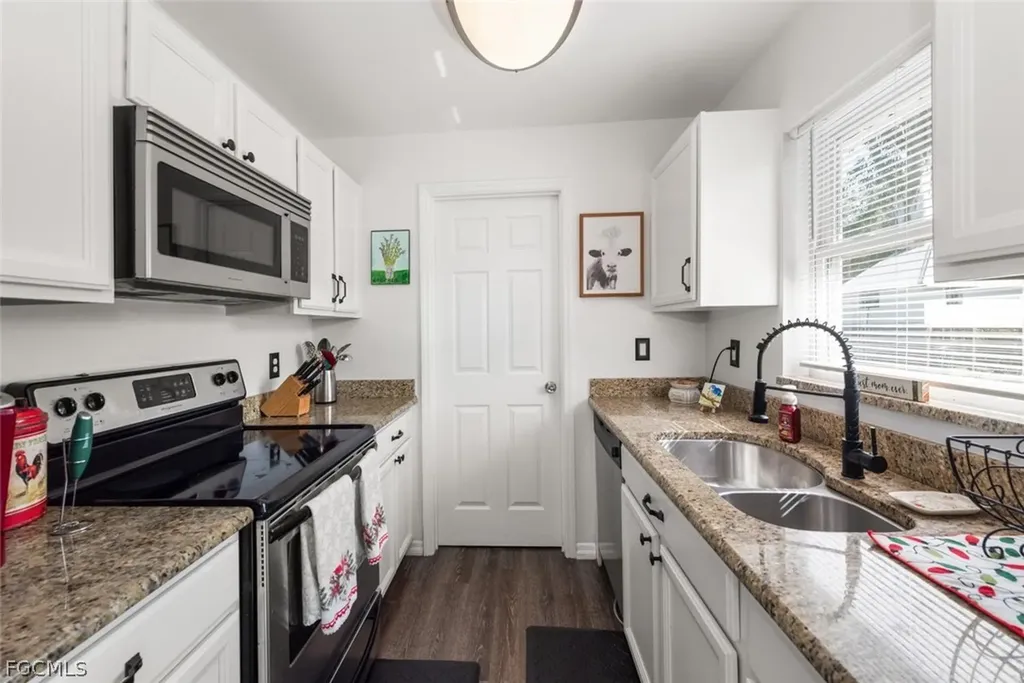 2386 Andros Avenue Fort Myers FL 33905