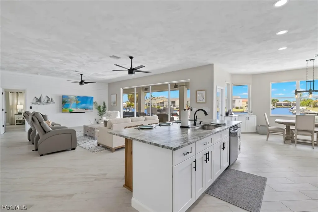 3926 SE 12th Avenue Cape Coral FL 33904