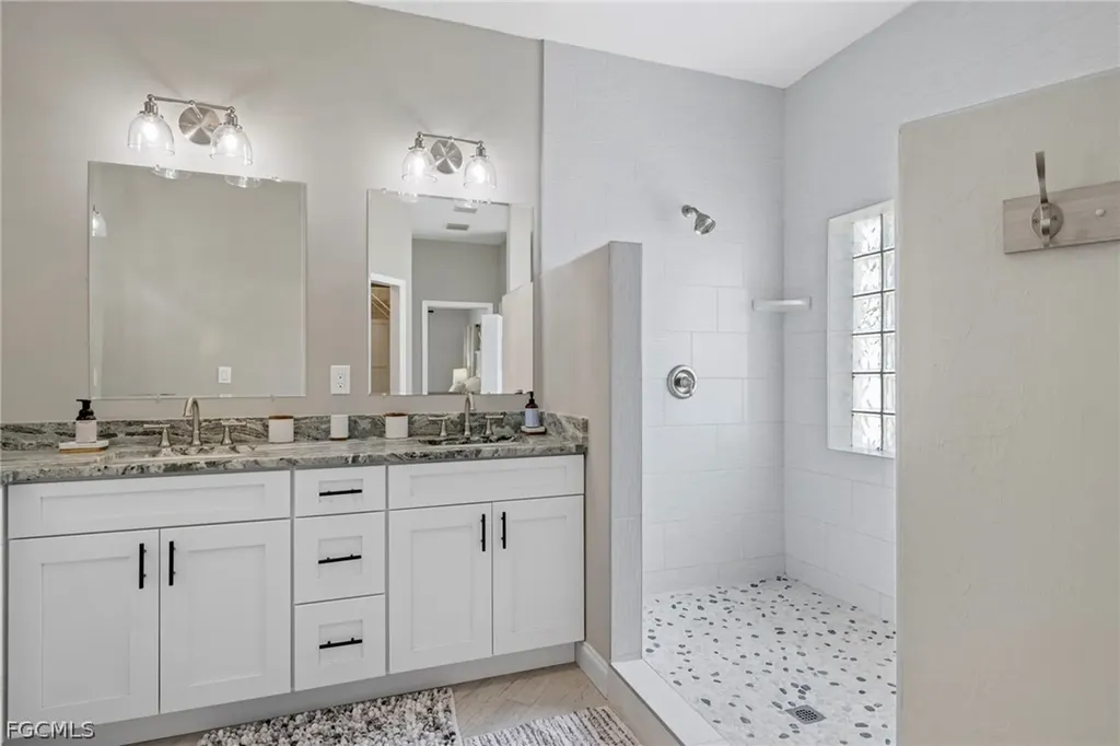 3926 SE 12th Avenue Cape Coral FL 33904
