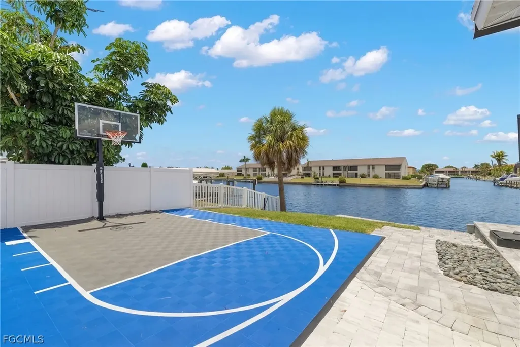 3926 SE 12th Avenue Cape Coral FL 33904