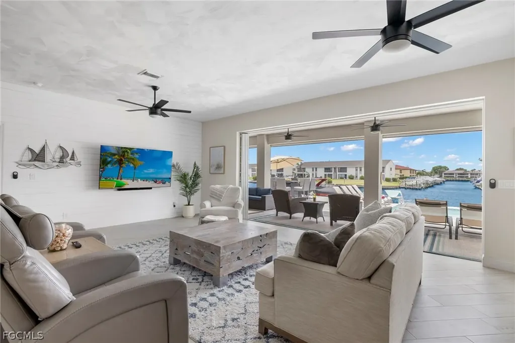 3926 SE 12th Avenue Cape Coral FL 33904