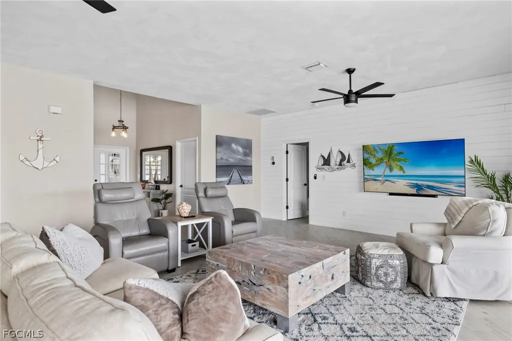 3926 SE 12th Avenue Cape Coral FL 33904