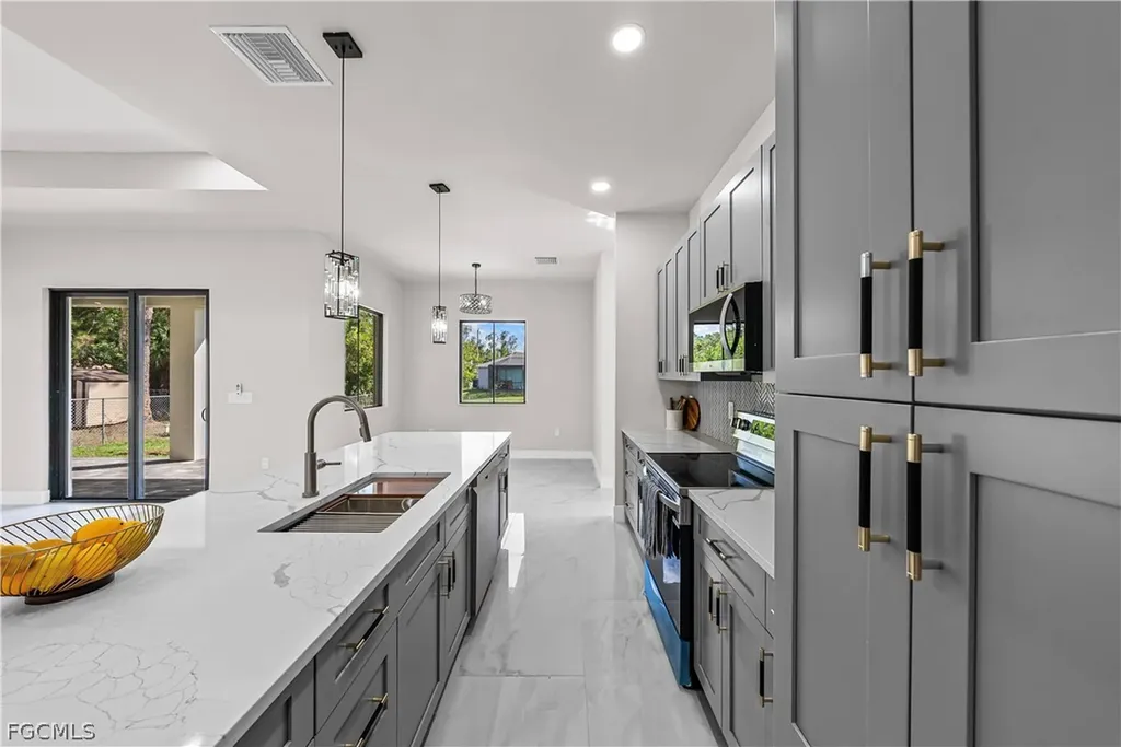 2713 10th Street W Lehigh Acres FL 33971