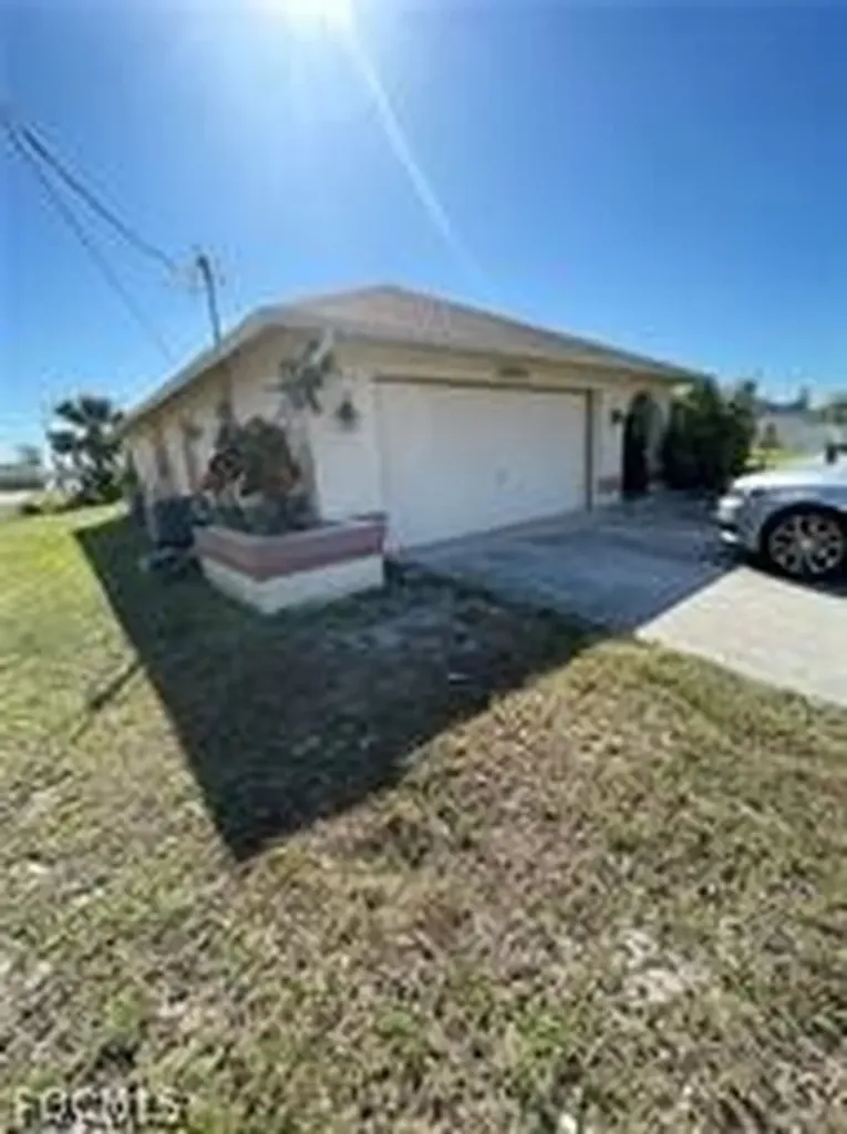 3035 SW 12th Avenue Cape Coral FL 33914