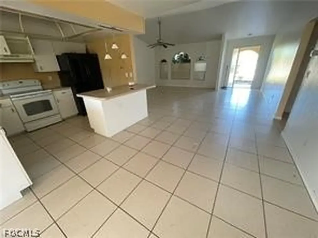 3035 SW 12th Avenue Cape Coral FL 33914