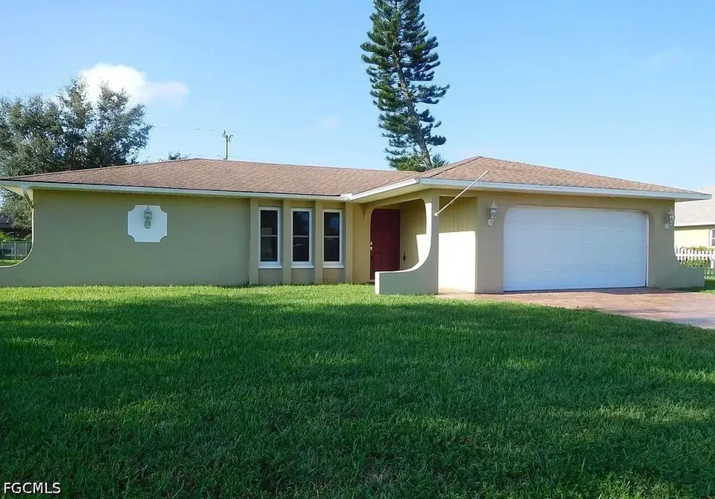 1708 SE 1st Street Cape Coral FL 33990