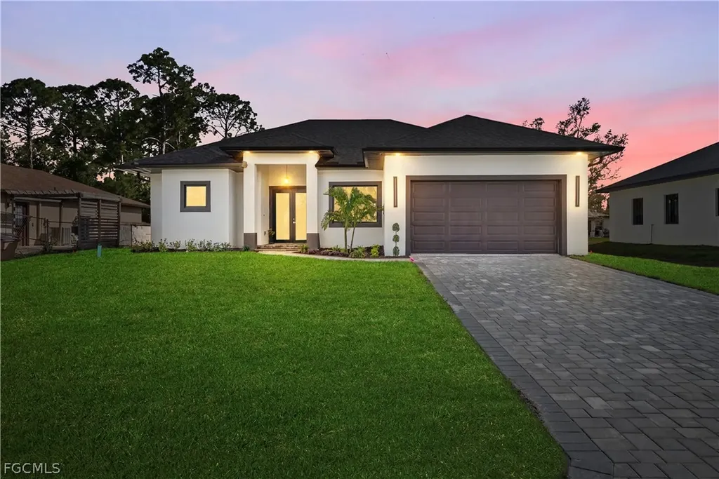 2711 10th Street W Lehigh Acres FL 33971