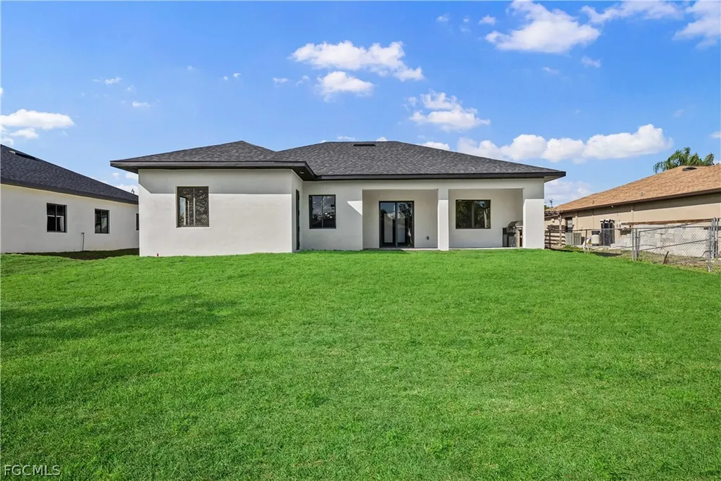 2711 10th Street W Lehigh Acres FL 33971