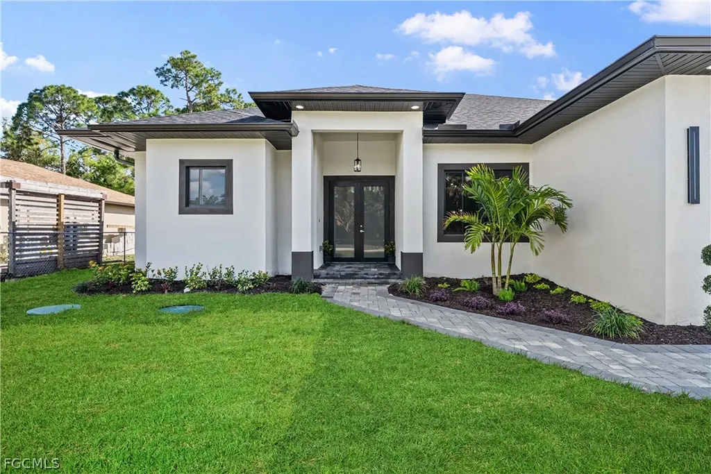 2711 10th Street W Lehigh Acres FL 33971