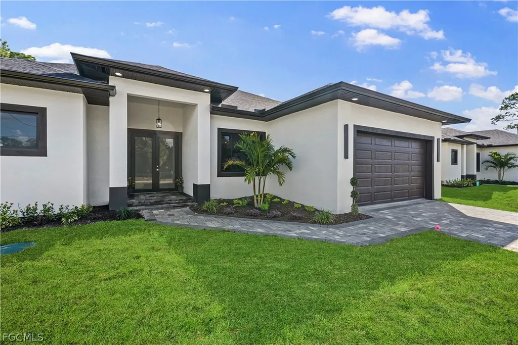 2711 10th Street W Lehigh Acres FL 33971
