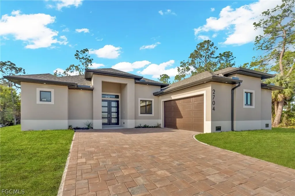 2704 E 15th Street Lehigh Acres FL 33972