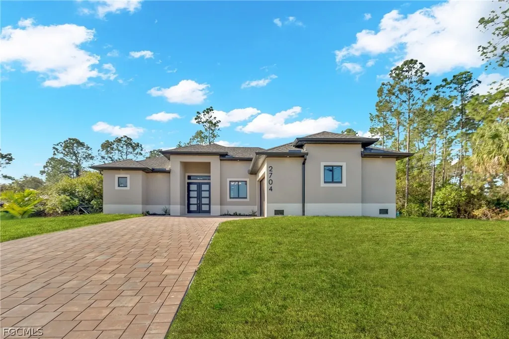 2704 E 15th Street Lehigh Acres FL 33972