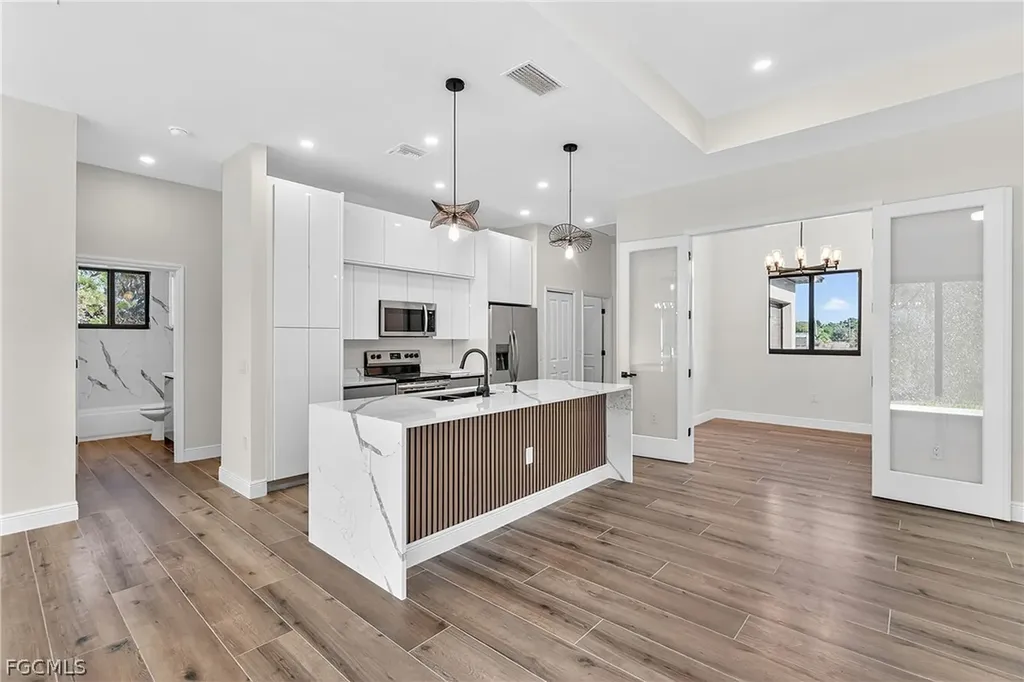 2704 E 15th Street Lehigh Acres FL 33972