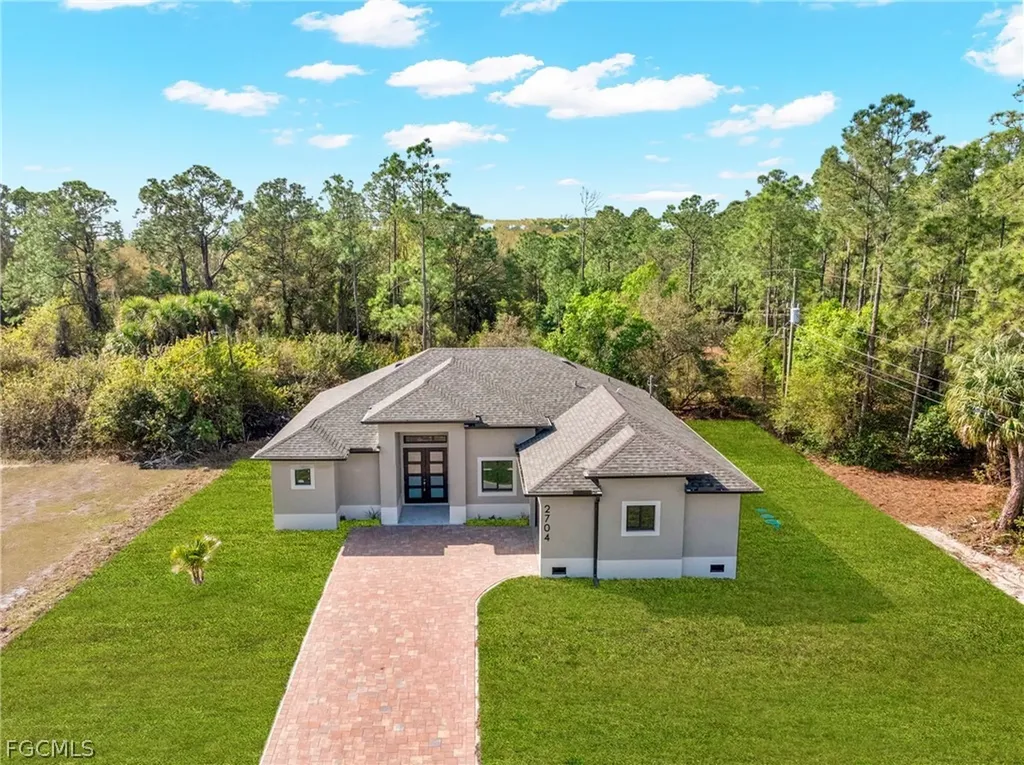 2704 E 15th Street Lehigh Acres FL 33972