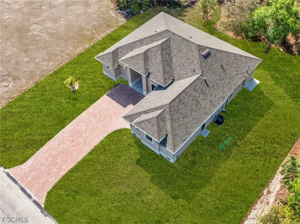 2704 E 15th Street Lehigh Acres FL 33972