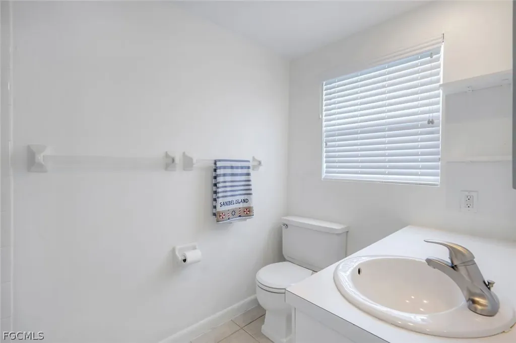 746 Cardium Street Sanibel FL 33957