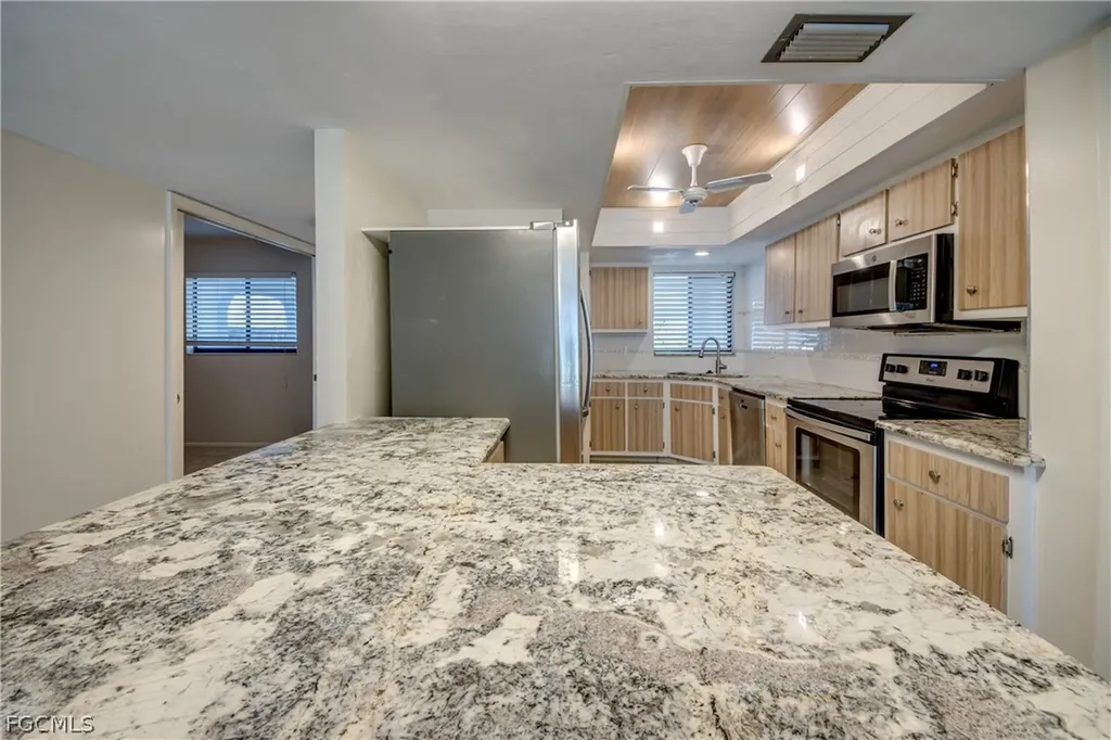 1202 Cape Coral Parkway W Cape Coral FL 33914