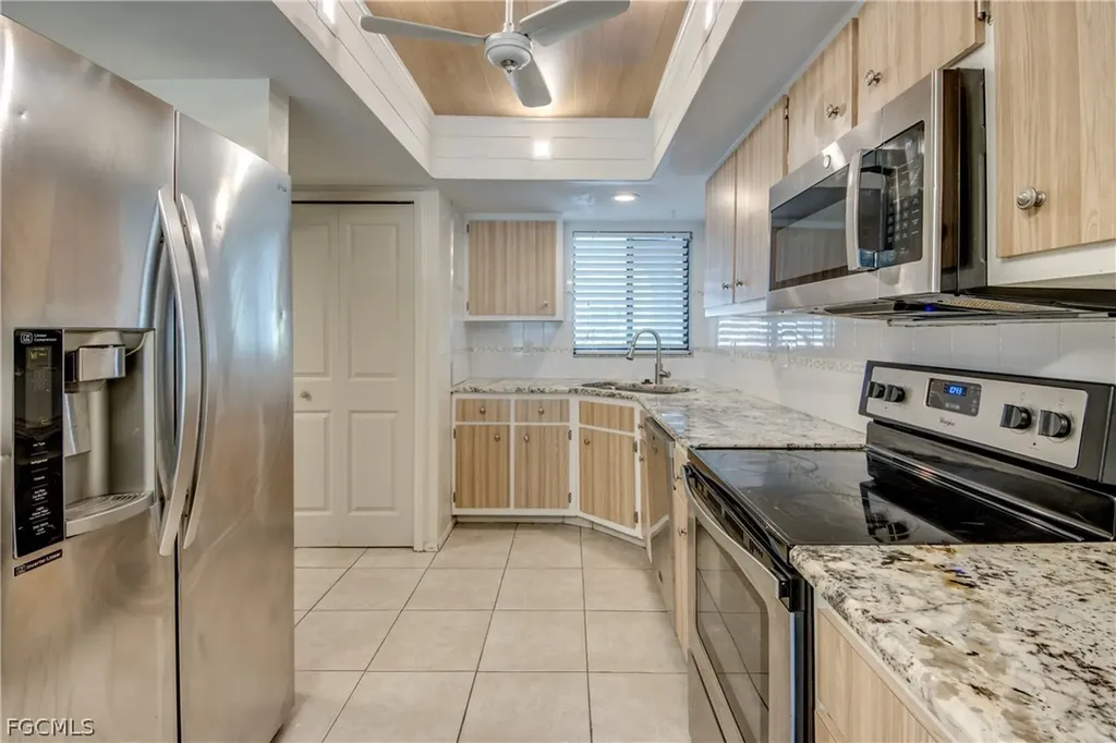 1202 Cape Coral Parkway W Cape Coral FL 33914
