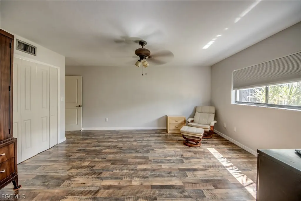 1202 Cape Coral Parkway W Cape Coral FL 33914