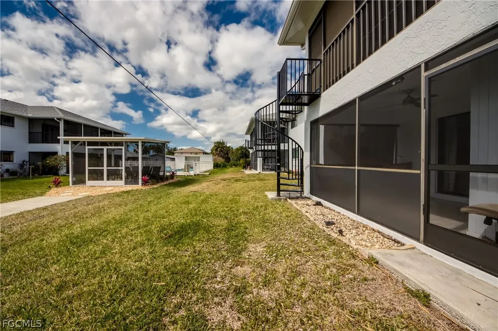 1202 Cape Coral Parkway W Cape Coral FL 33914
