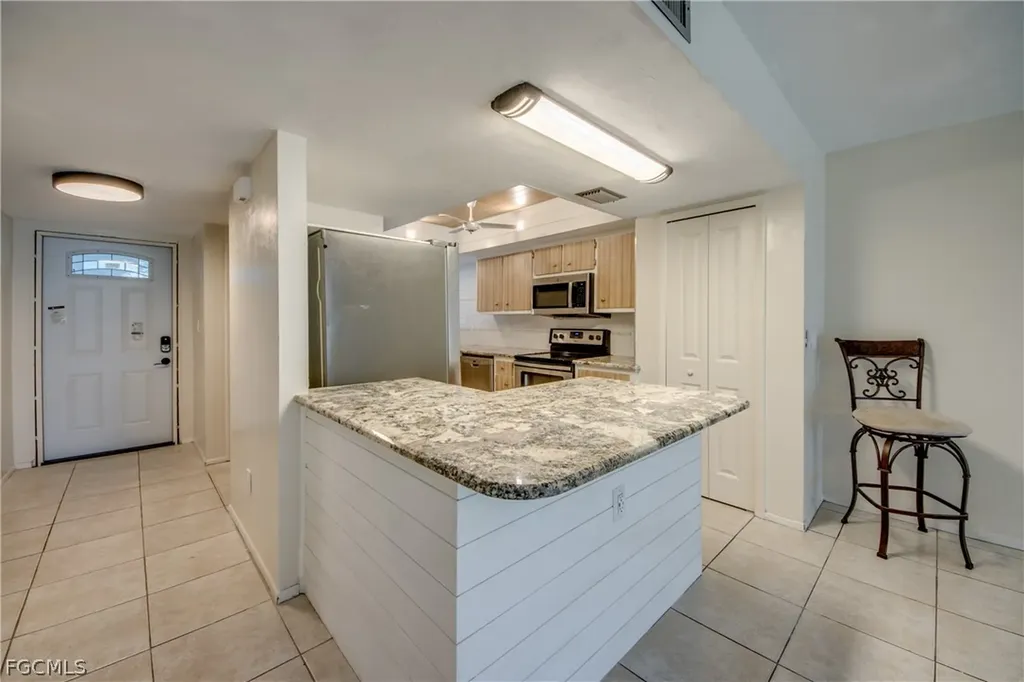 1202 Cape Coral Parkway W Cape Coral FL 33914