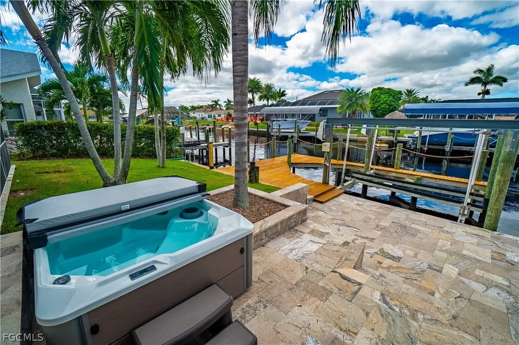3510 SE 19th Place Cape Coral FL 33904