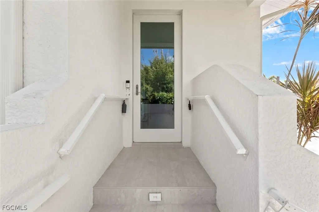 1395 Curlew Avenue Naples FL 34102
